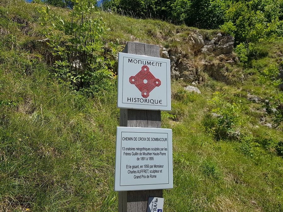 Le Mont-calvaire de Sombacour est classé Monument Historique.